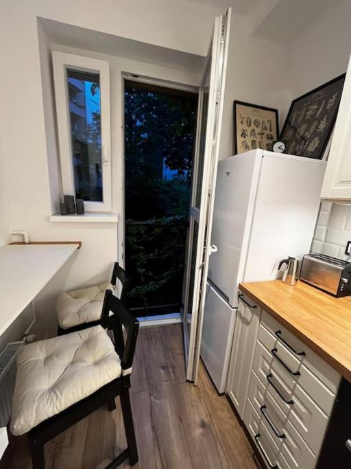 Апартаменты Renovated Stylish Flat At The Castle&Metro Будапешт Экстерьер фото