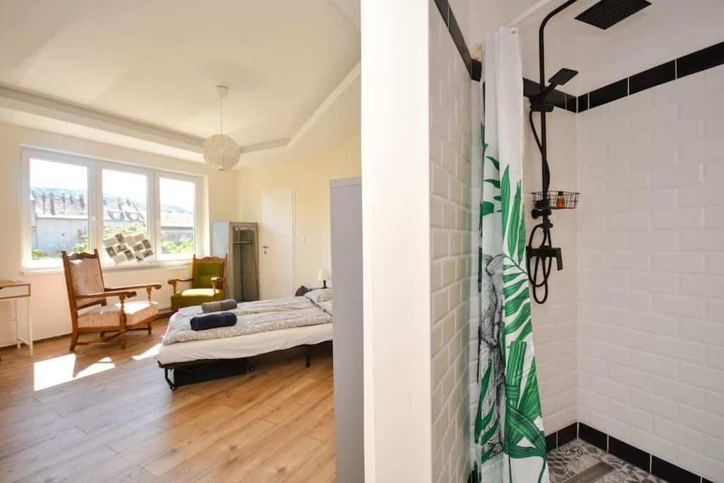 Апартаменты Renovated Stylish Flat At The Castle&Metro Будапешт Экстерьер фото