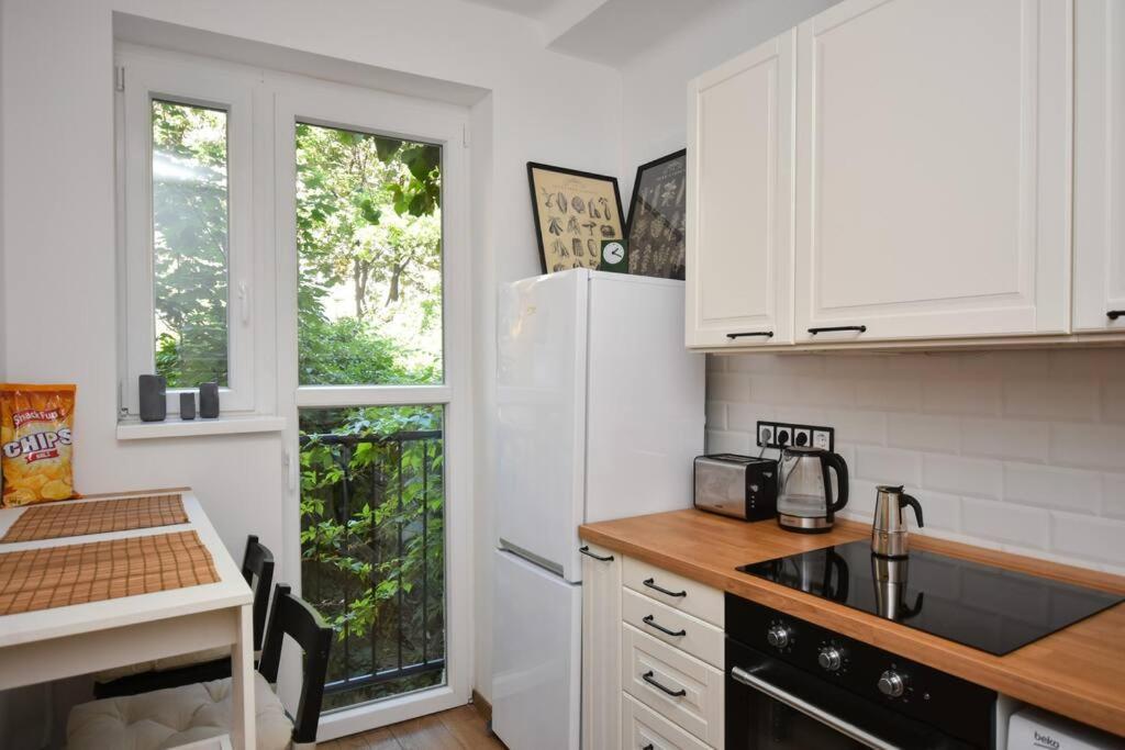 Апартаменты Renovated Stylish Flat At The Castle&Metro Будапешт Экстерьер фото